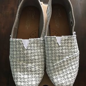 Toms